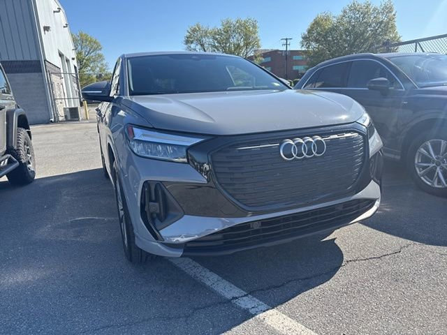 Used 2022 Audi Q4 e-tron Premium Plus AWD/4WD image 4
