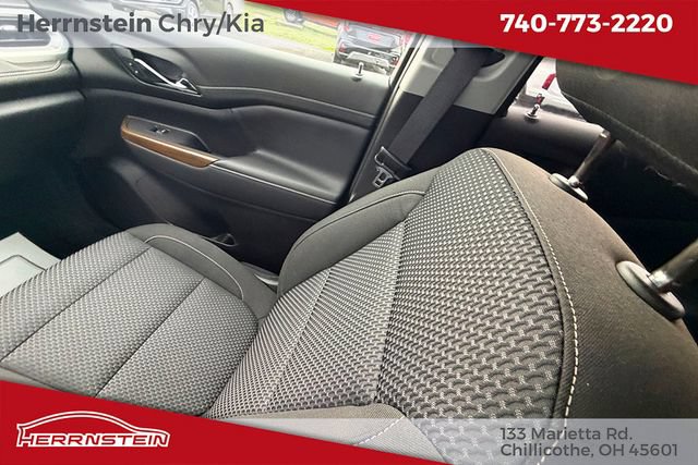 Used 2023 GMC Acadia SLE AWD/4WD image 10