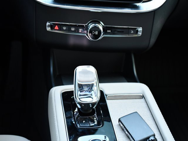 New 2026 Volvo XC90 B5 Plus image 28