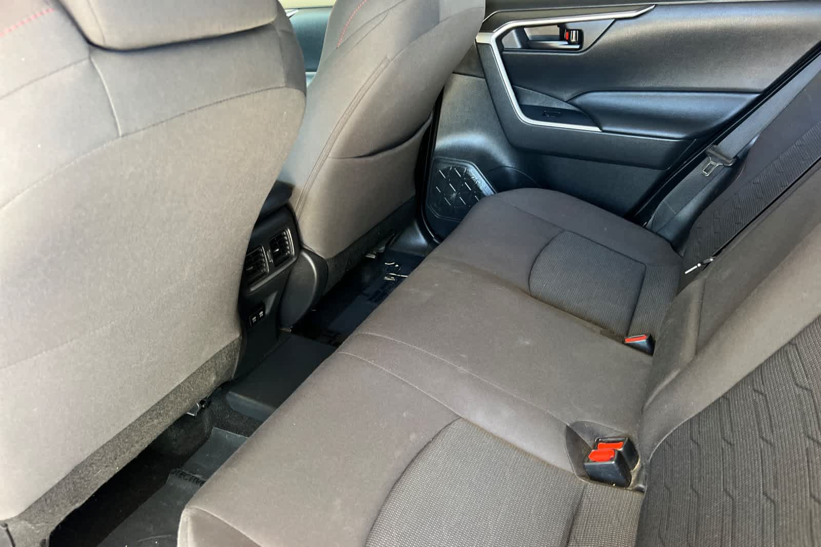 Used 2021 Toyota RAV4 SE AWD/4WD image 4