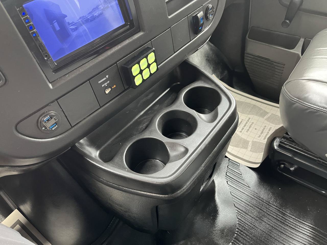 Used 2008 GMC Savana 3500 Extended RWD image 21