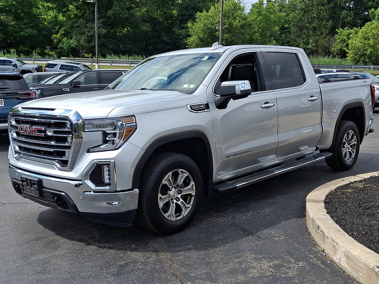 Used 2020 GMC Sierra 1500 SLT w/ SLT Convenience Package AWD/4WD image 3