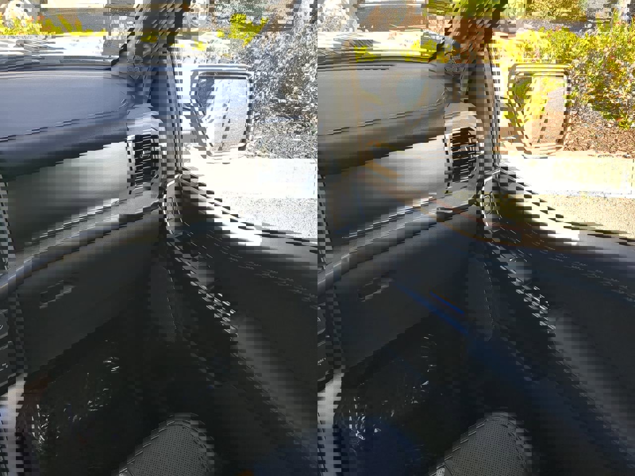 Used 2024 Ford F150 Platinum image 17