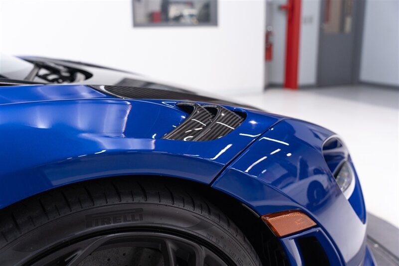 Used 2024 McLaren 750S Spider RWD image 25