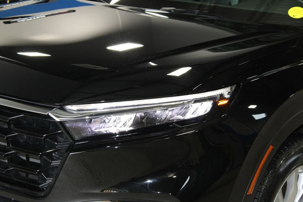 Used 2025 Honda CR-V EX image 2