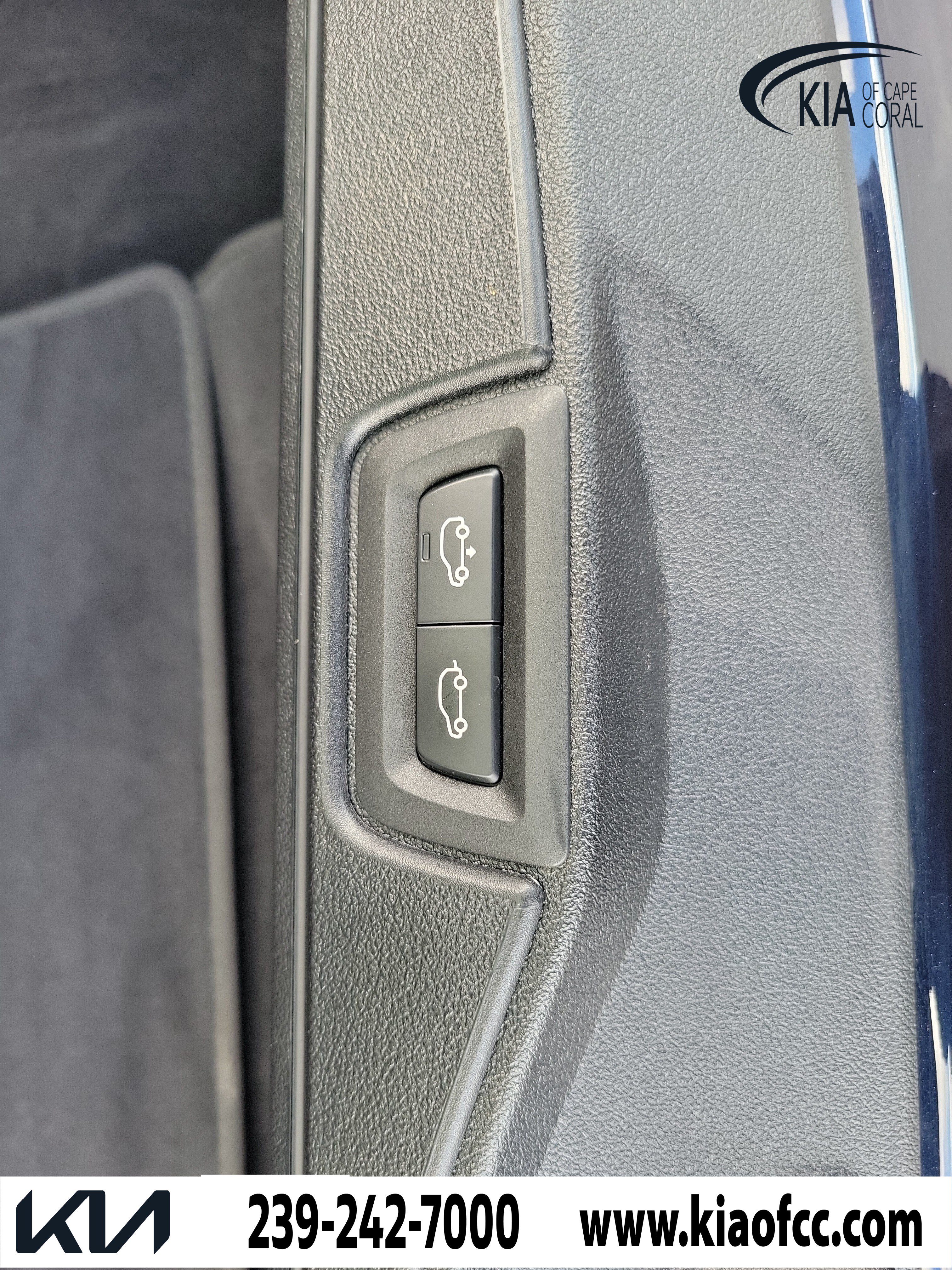 Used 2025 BMW X7 M60i AWD/4WD image 12