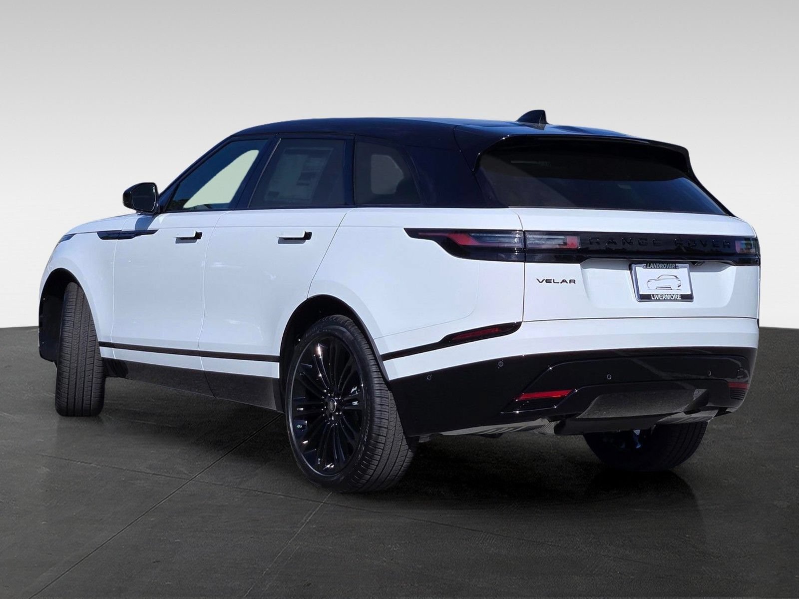 New 2026 Land Rover Range Rover Velar Dynamic SE AWD/4WD image 5