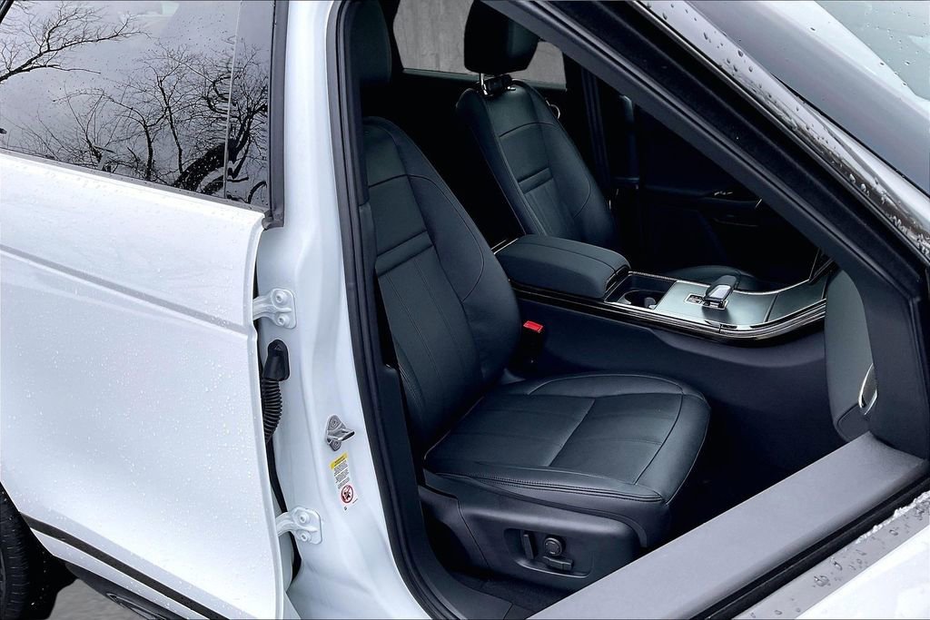 Certified 2025 Land Rover Range Rover Evoque Dynamic SE image 29