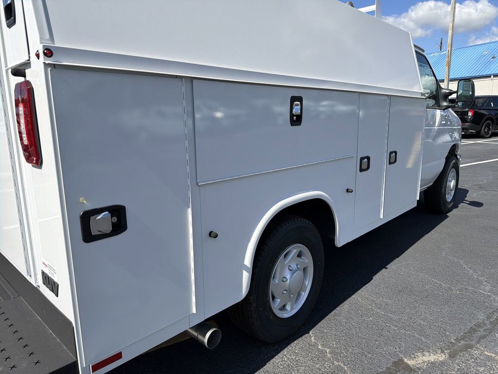New 2026 Ford E-350 and Econoline 350 Super Duty w/ Power Equipment Group image 21