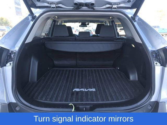 Used 2022 Toyota RAV4 XLE w/ Convenience Package image 28