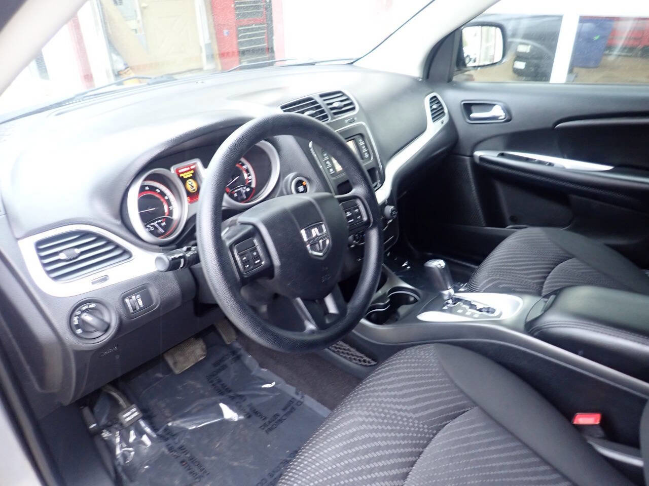 Used 2018 Dodge Journey SE image 7