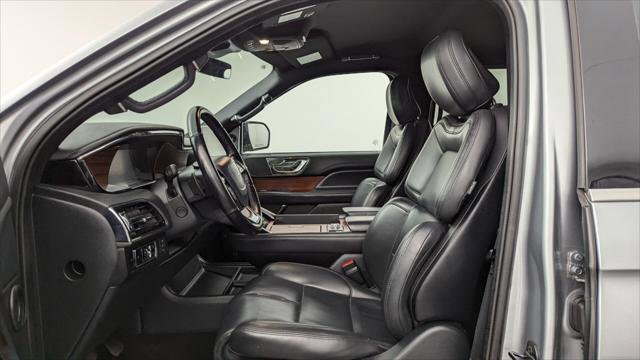 Used 2023 Lincoln Navigator 4WD image 13