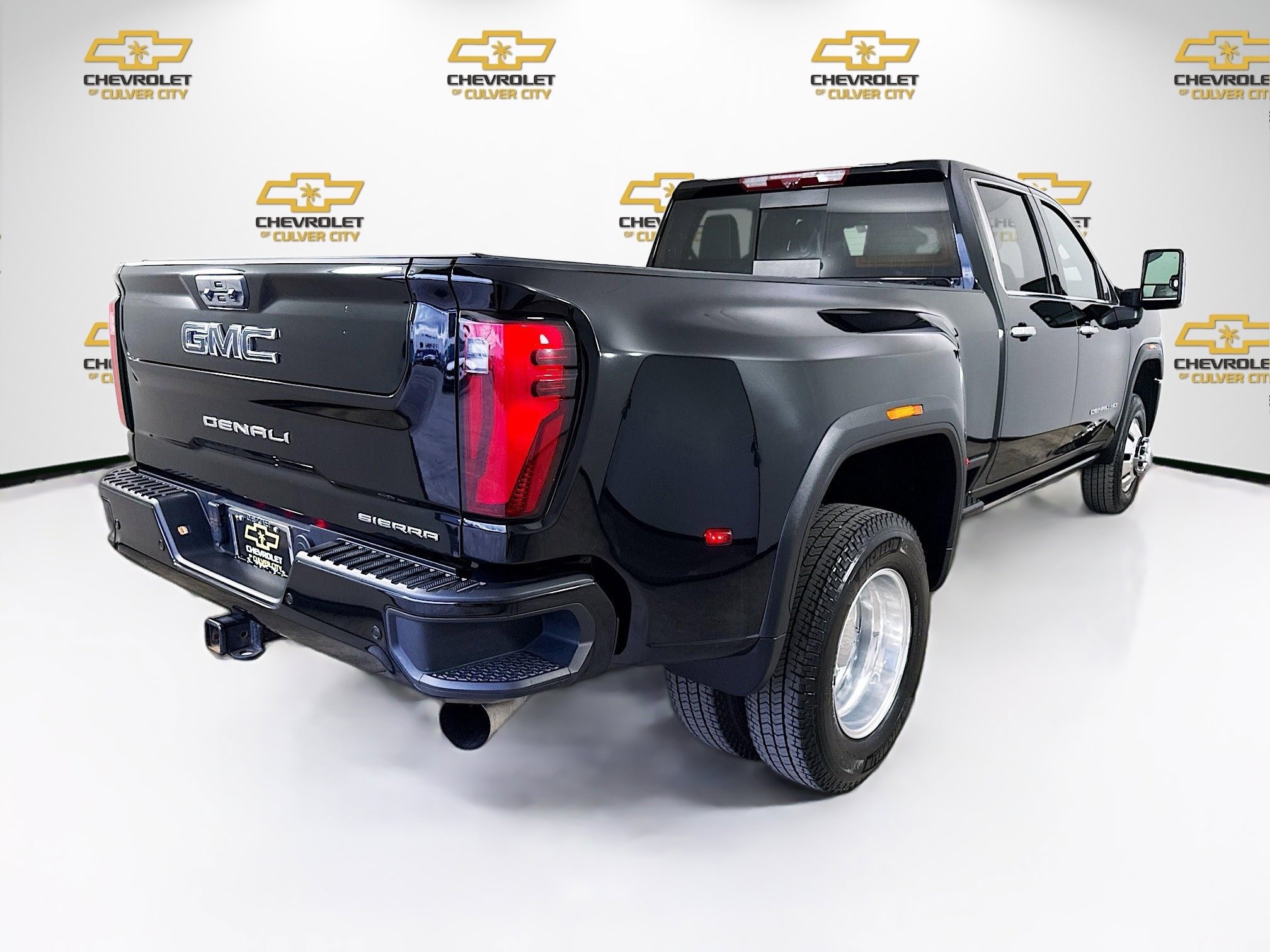 Used 2024 GMC Sierra 3500 Denali Ultimate image 7