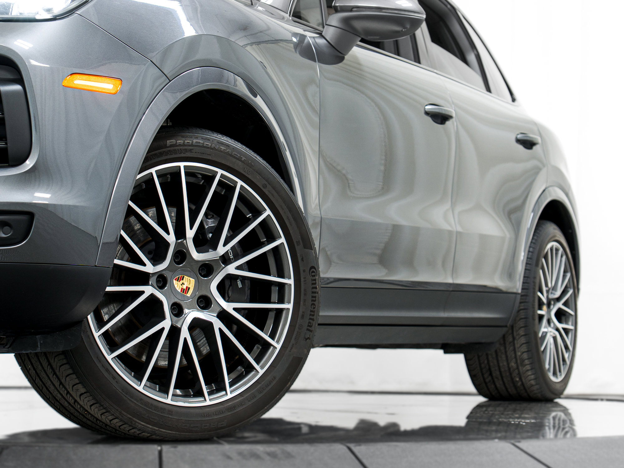 Certified 2023 Porsche Cayenne image 33