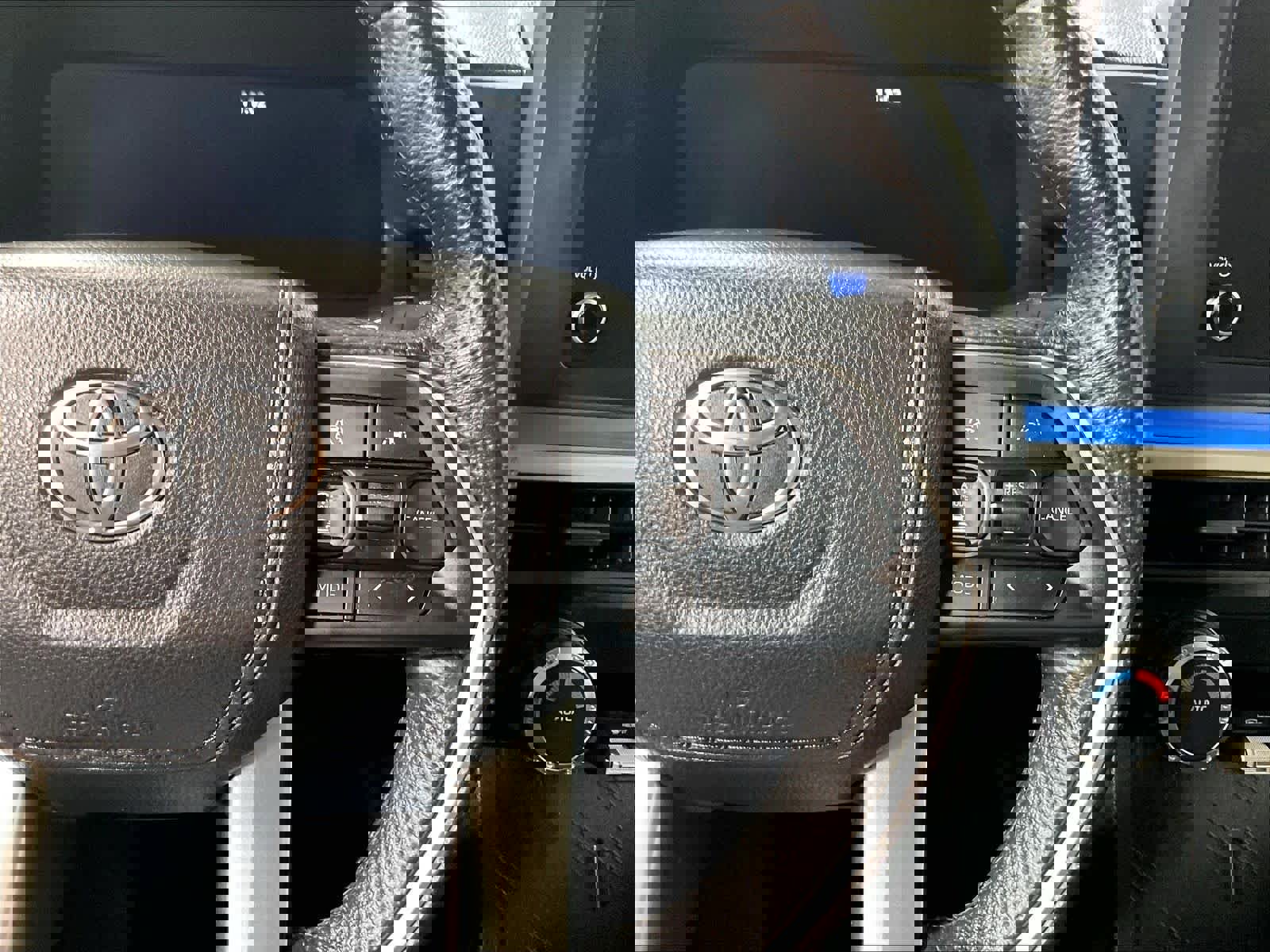 Certified 2025 Toyota Tacoma TRD Off-Road AWD/4WD image 23