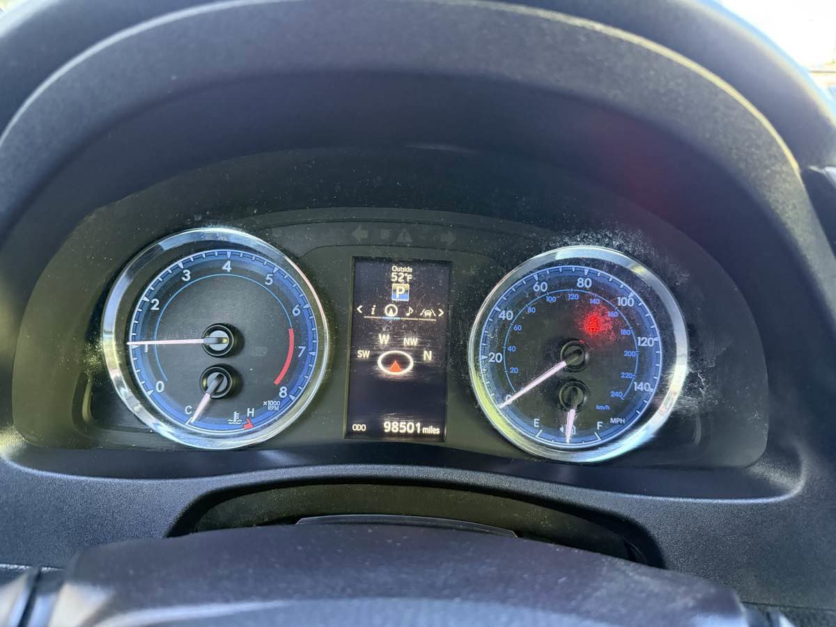 Used 2018 Toyota Corolla XLE image 15