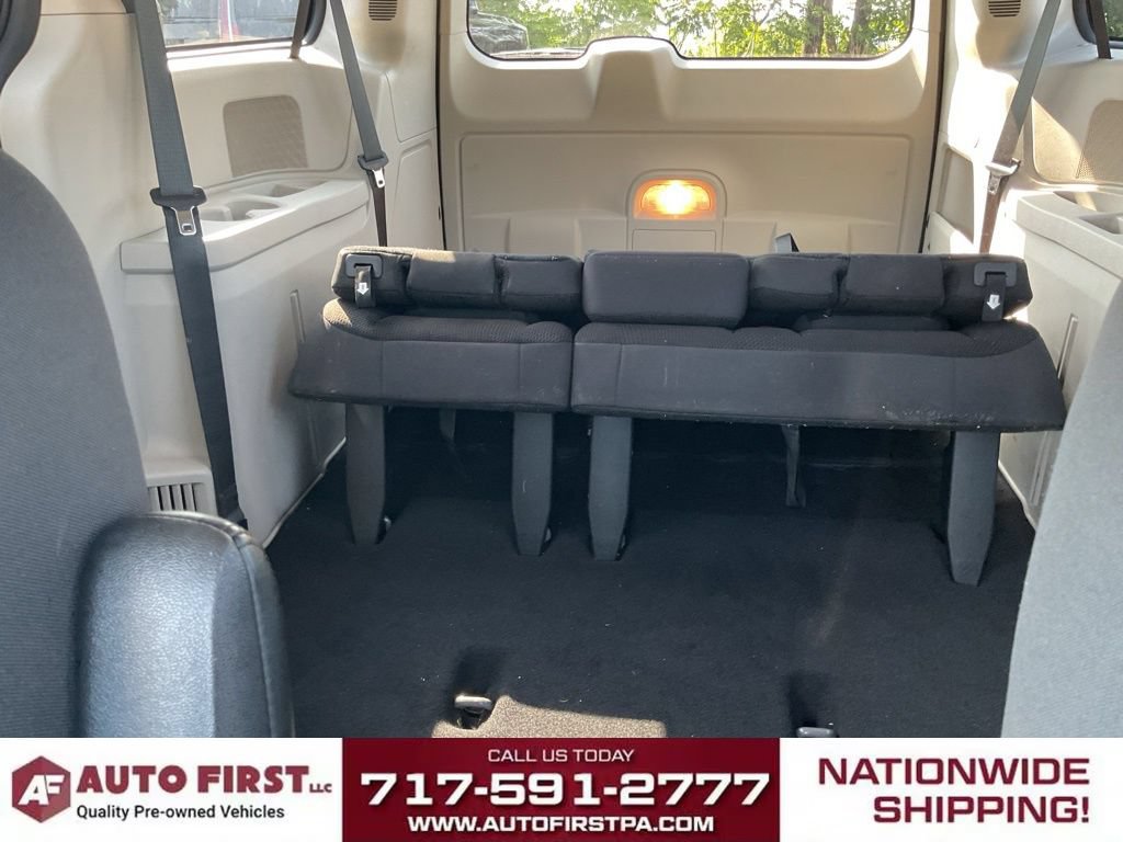 Used 2017 Dodge Grand Caravan SE FWD image 19