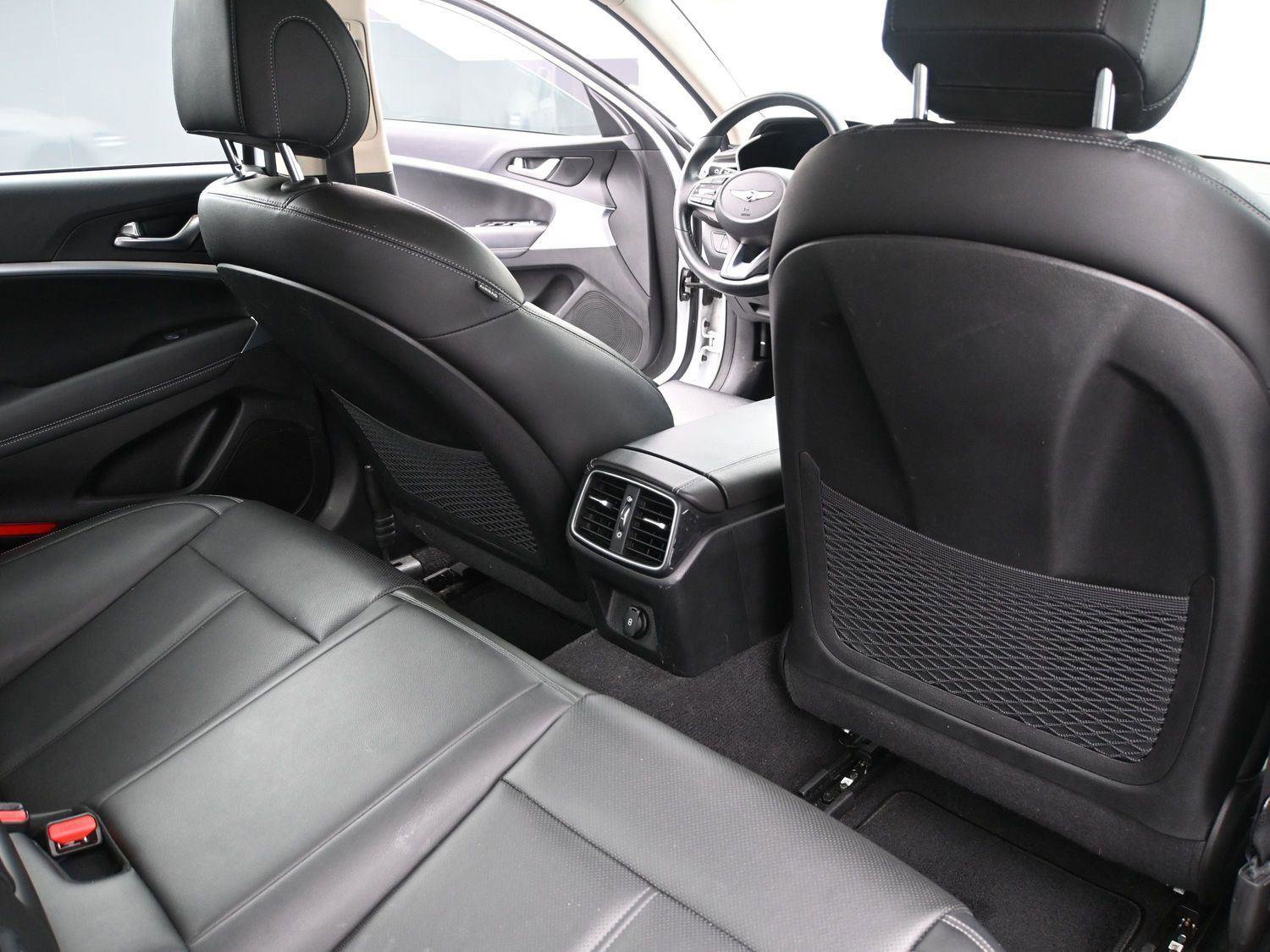 Used 2022 Genesis G70 2.0T image 19