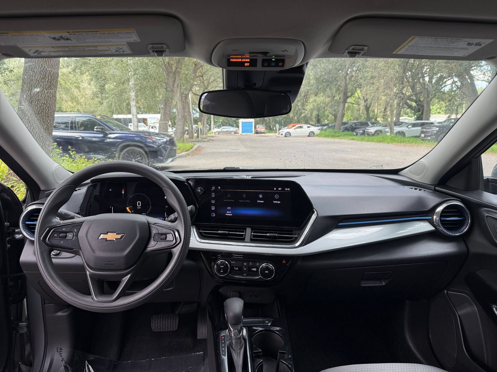 Used 2025 Chevrolet Trax LT FWD image 29