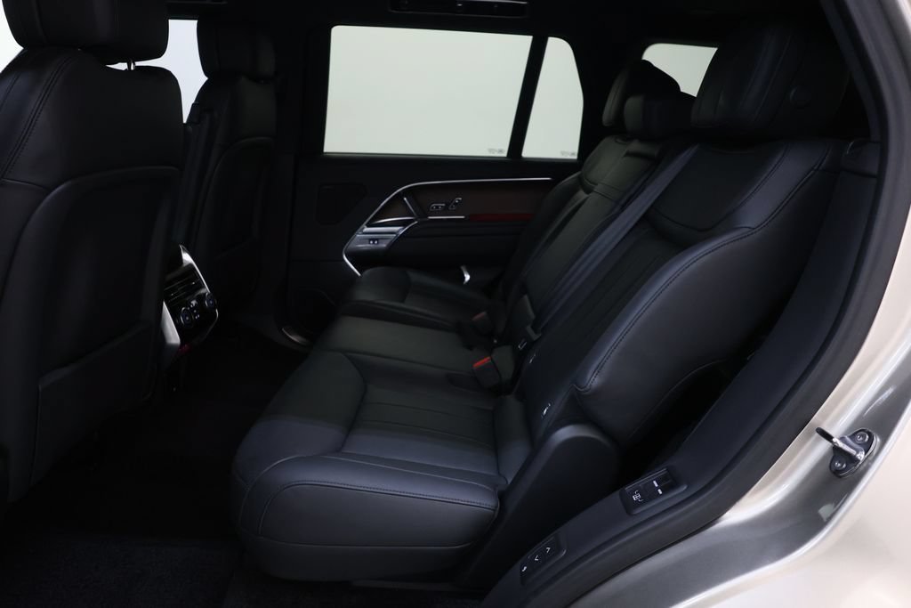 Used 2025 Land Rover Range Rover Long Wheelbase SE AWD/4WD image 81