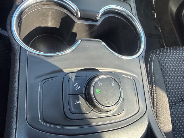 Used 2024 GMC Terrain SLE AWD/4WD image 19