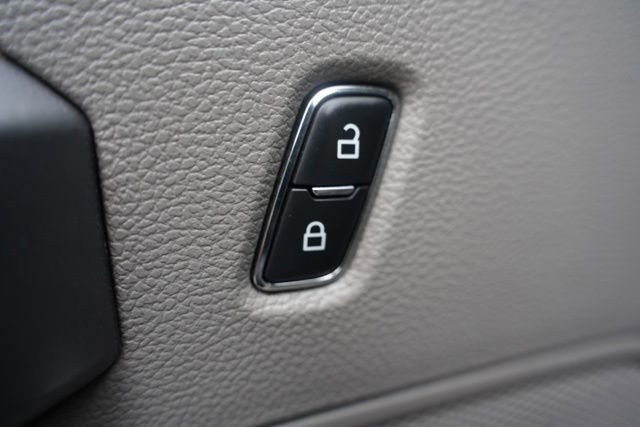 Used 2019 Ford F250 XLT w/ Snow Plow Prep Package AWD/4WD image 17
