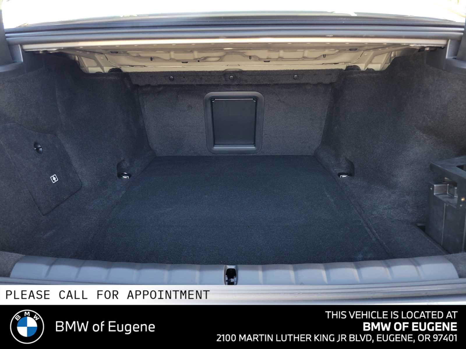 Used 2025 BMW i7 eDrive50 w/ M Sport Package RWD image 18