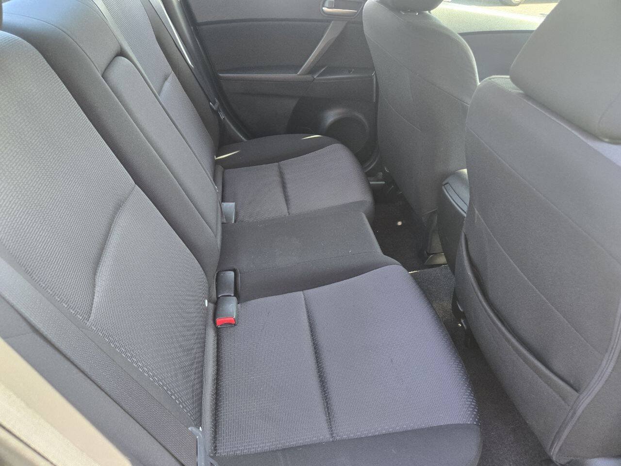 Used 2010 MAZDA MAZDA3 i Touring FWD image 19