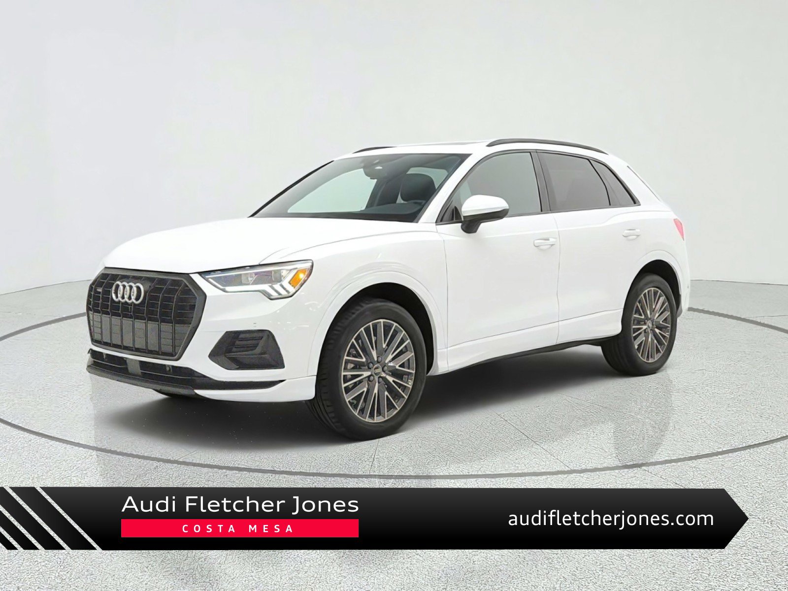 Used 2024 Audi Q3 2.0T Premium w/ Convenience Package AWD/4WD image 1