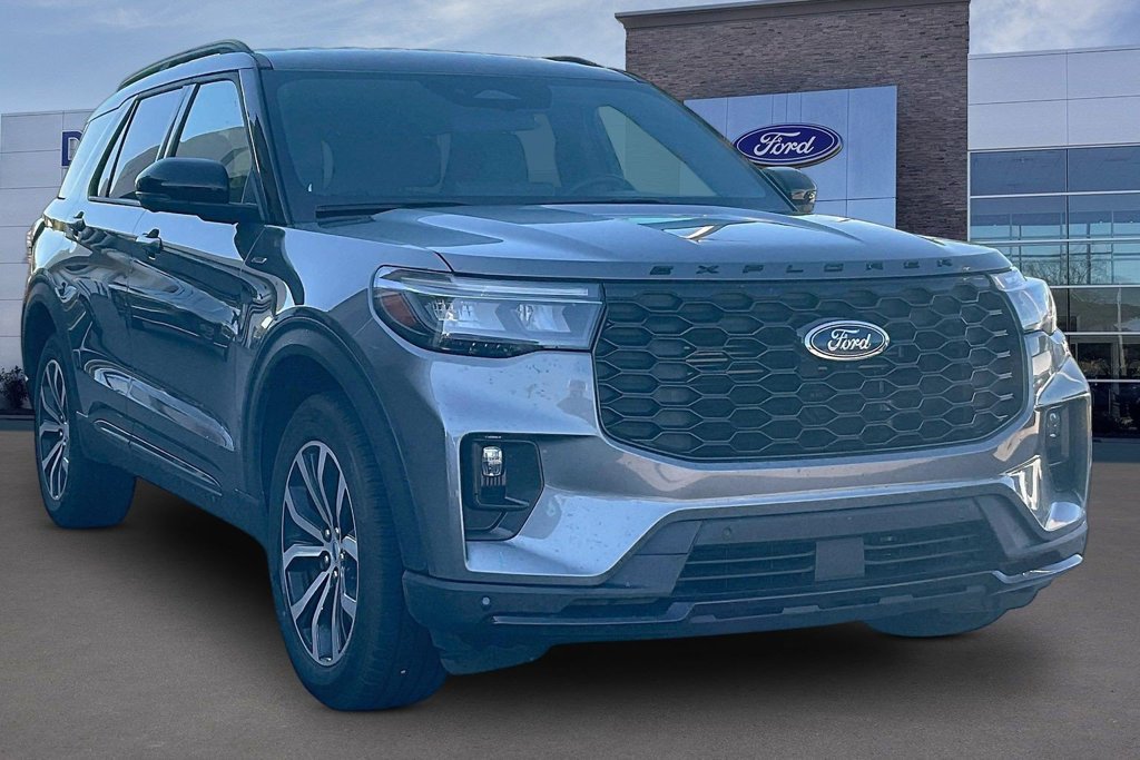 Used 2025 Ford Explorer ST-Line