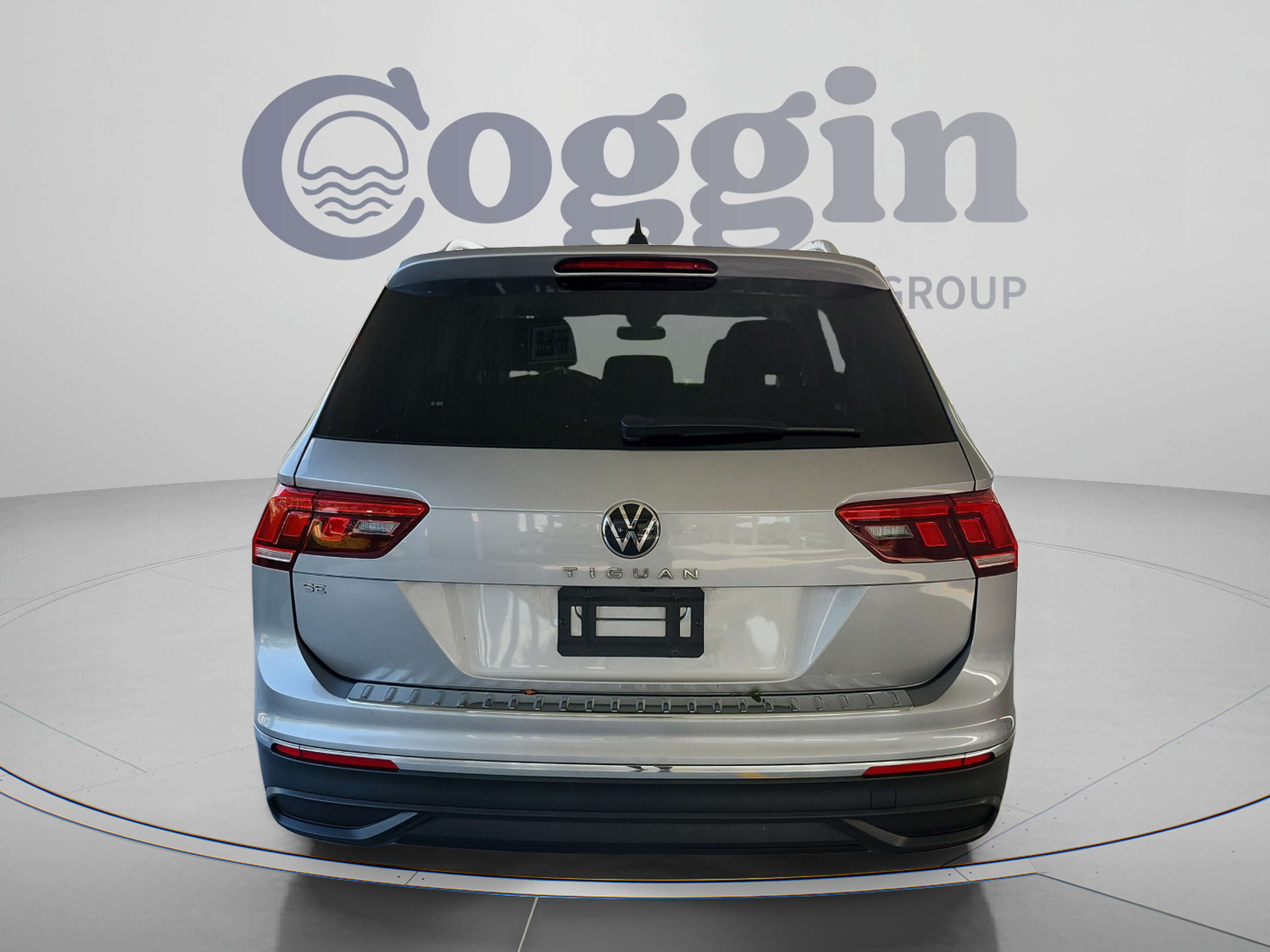 Used 2023 Volkswagen Tiguan SE FWD image 4