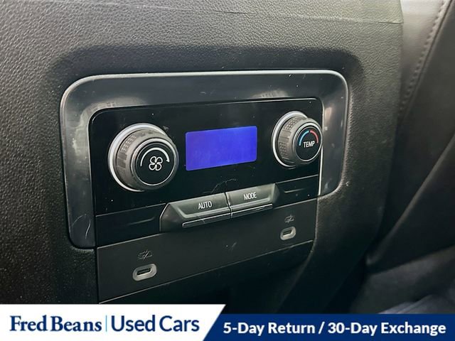 Used 2022 Chevrolet Suburban Z71 image 29