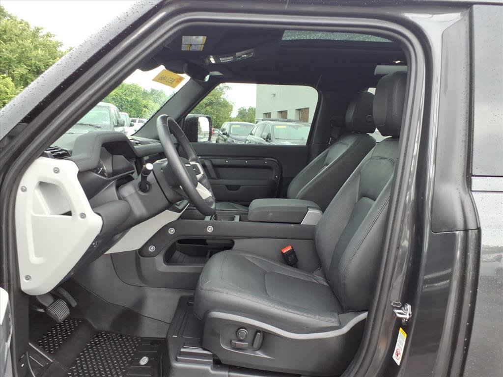 Certified 2023 Land Rover Defender 90 SE AWD/4WD image 11