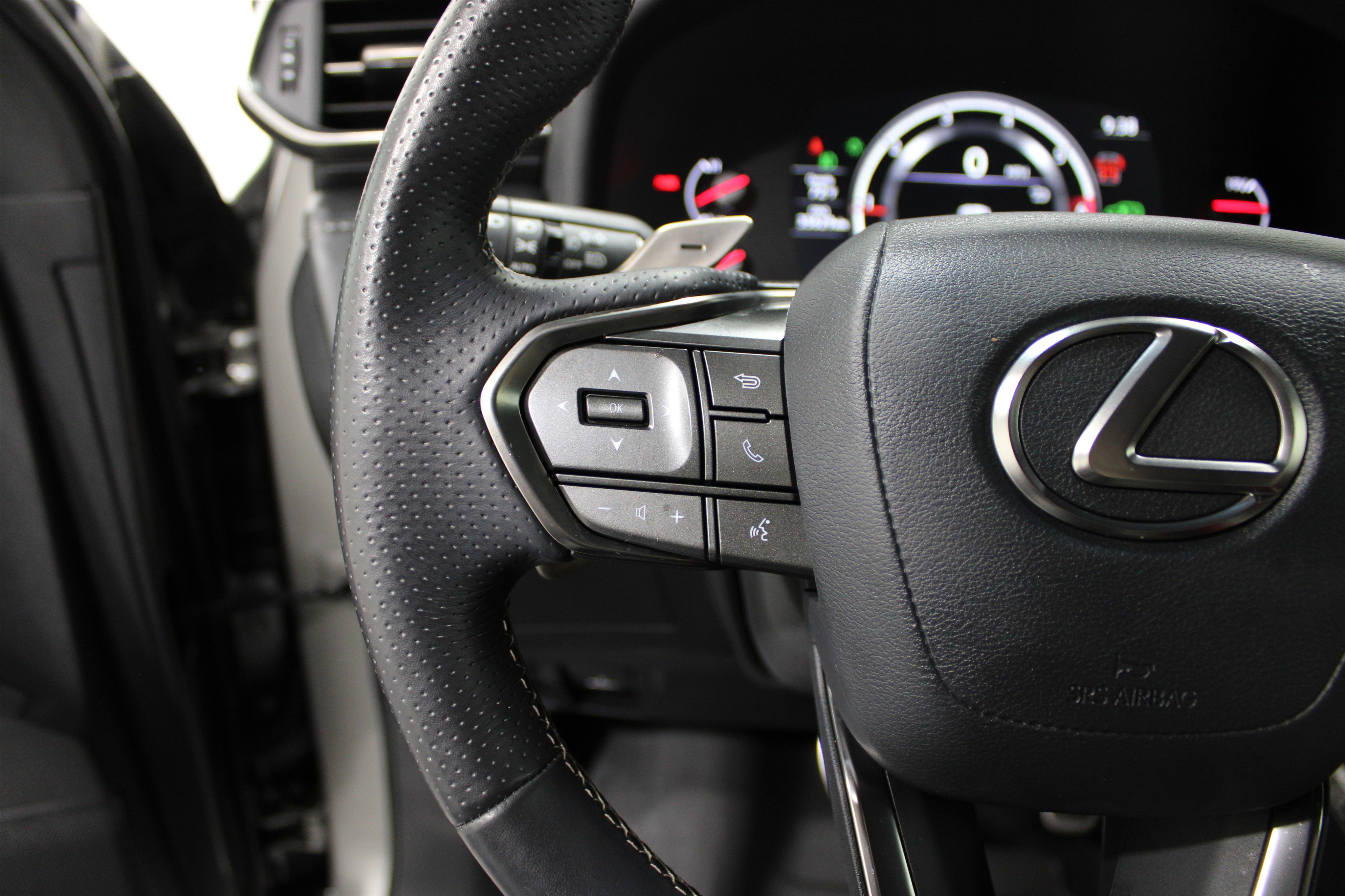 Used 2024 Lexus LX 600 F Sport image 11