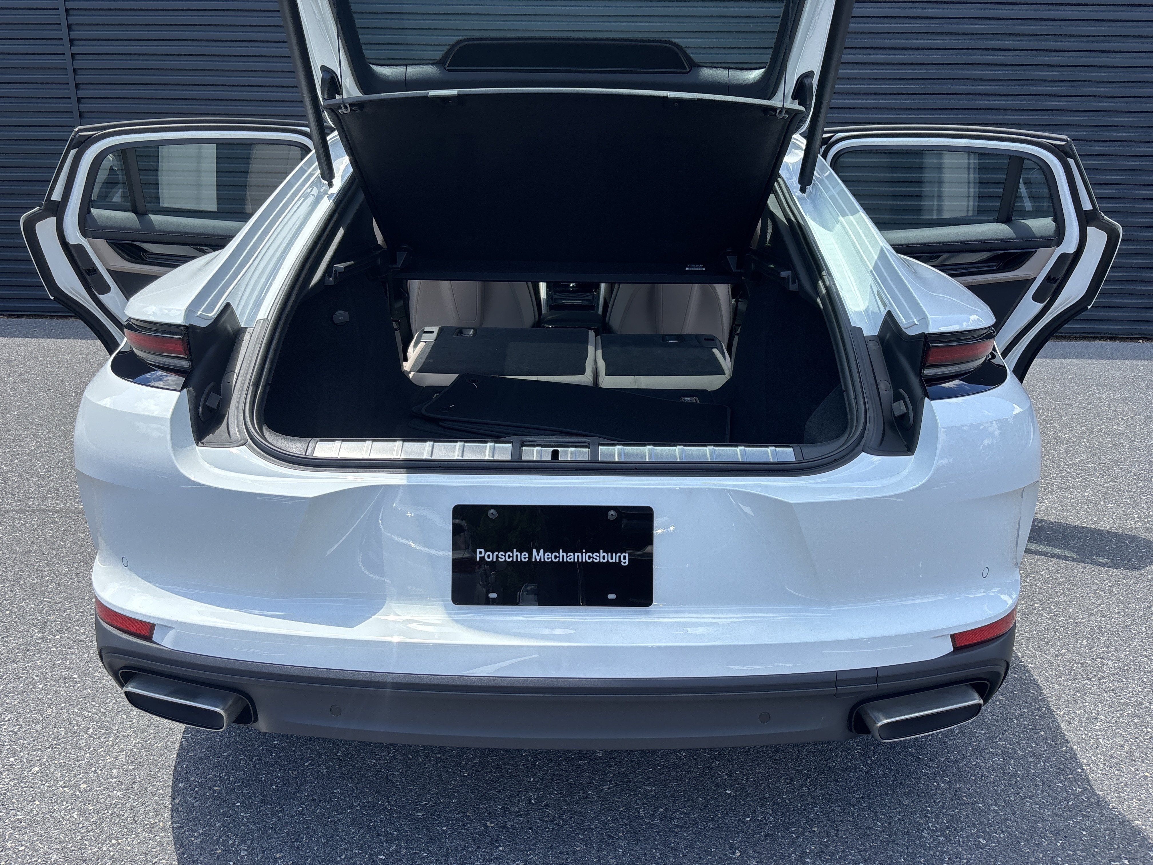 New 2026 Porsche Panamera image 23
