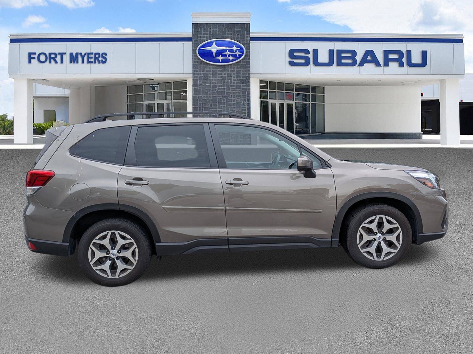 Used 2021 Subaru Forester Premium AWD/4WD image 3