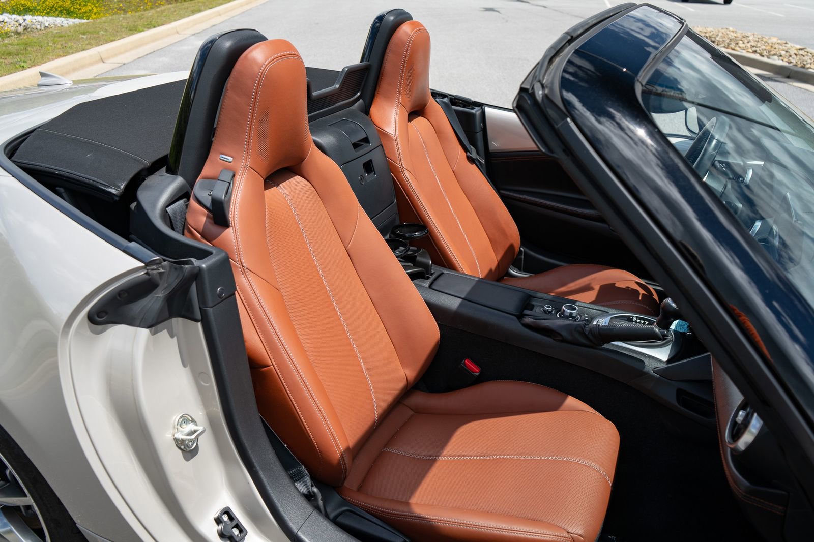 Used 2023 MAZDA MX-5 Miata Grand Touring RWD image 18