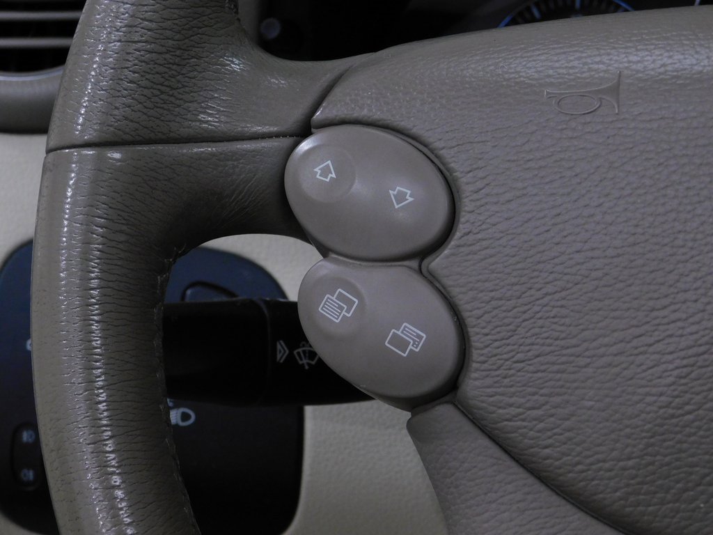 Used 2007 Mercedes-Benz CLK 350 Cabriolet image 50