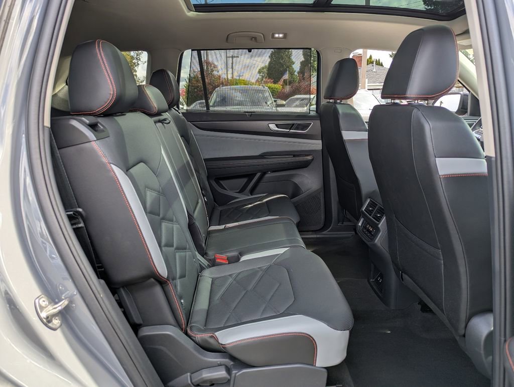Used 2025 Volkswagen Atlas Peak Edition SE image 36