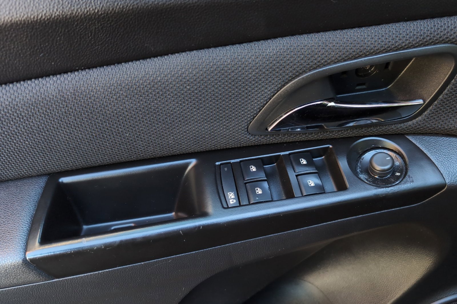 Used 2014 Chevrolet Cruze LT image 12