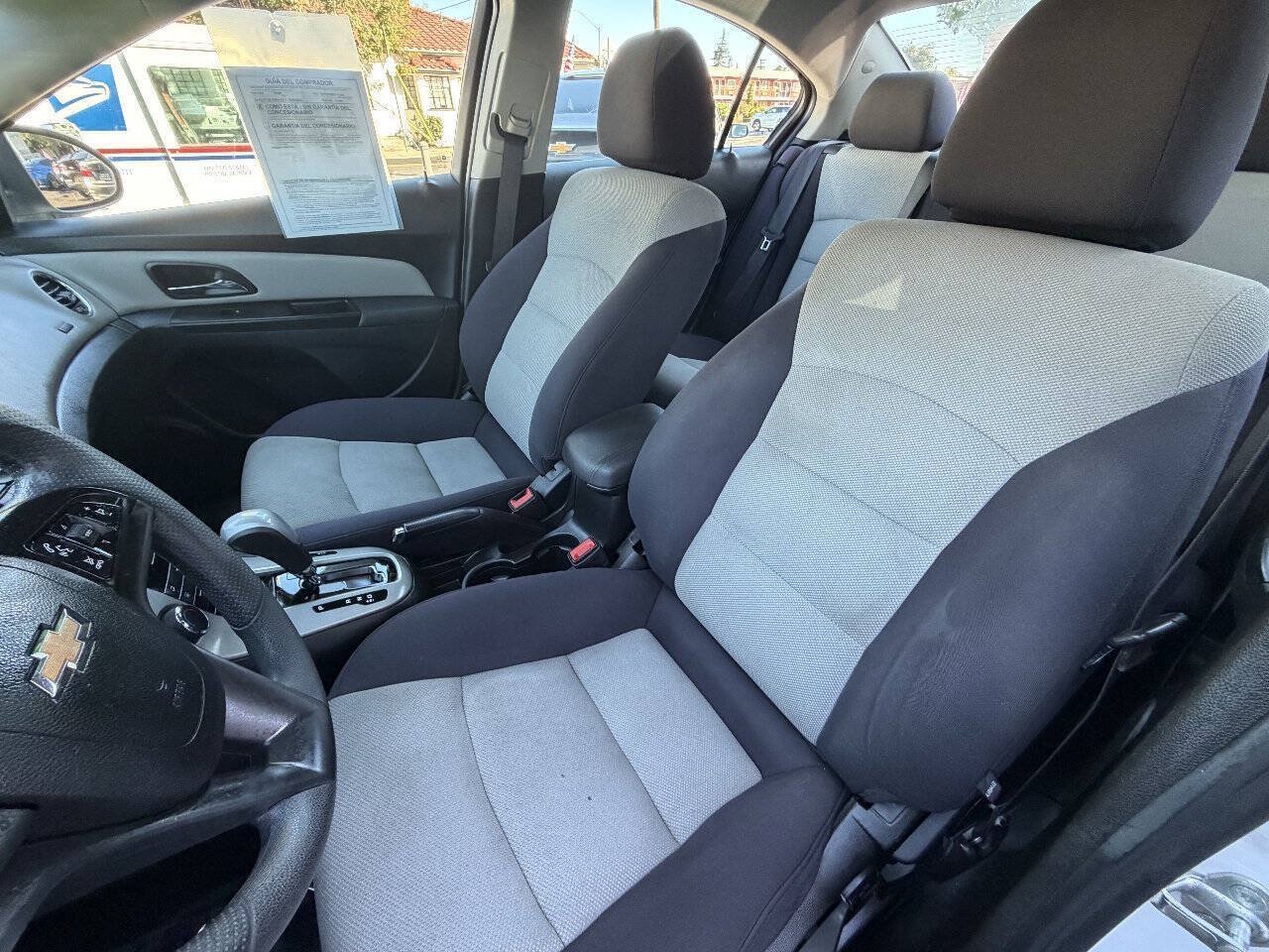 Used 2014 Chevrolet Cruze LS FWD image 13