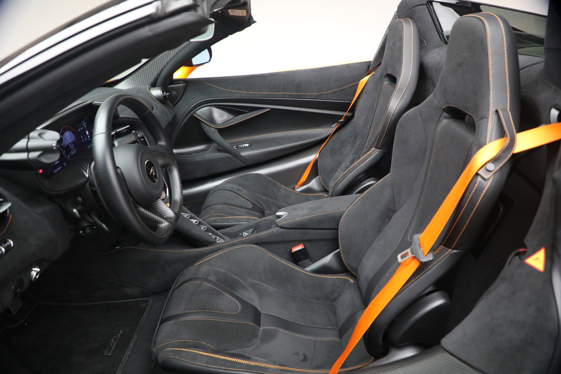 Used 2025 McLaren 750S Spider RWD image 22