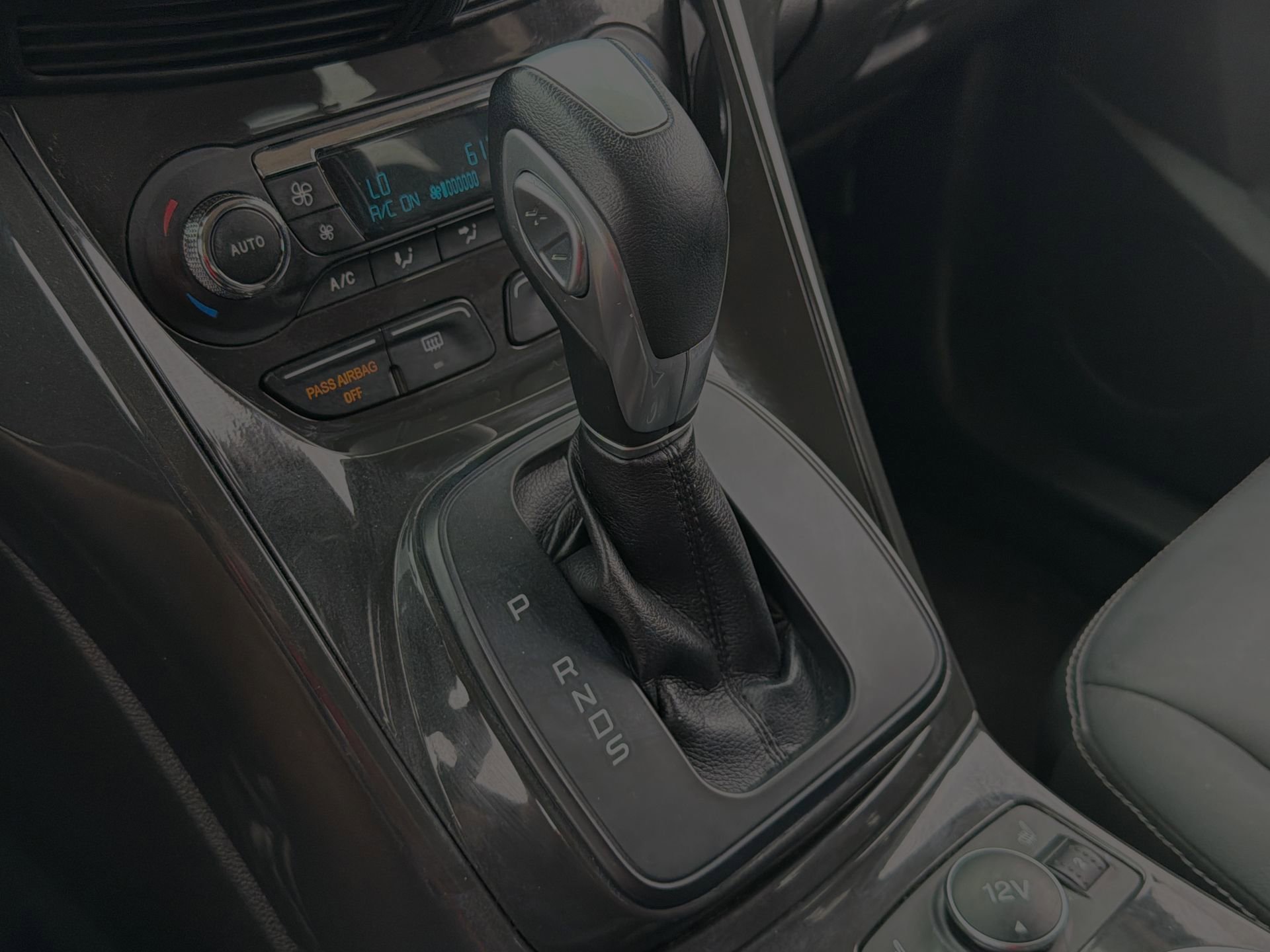 Used 2015 Ford Escape Titanium FWD image 20
