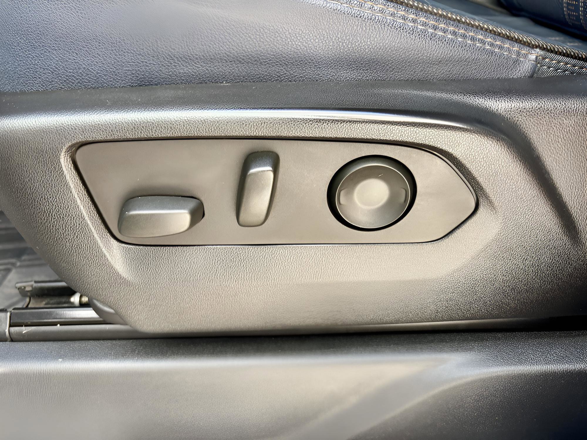 Used 2022 Chevrolet Silverado 1500 High Country image 13