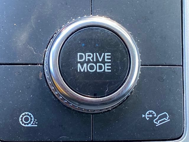 Used 2023 Ford Explorer XLT AWD/4WD image 17