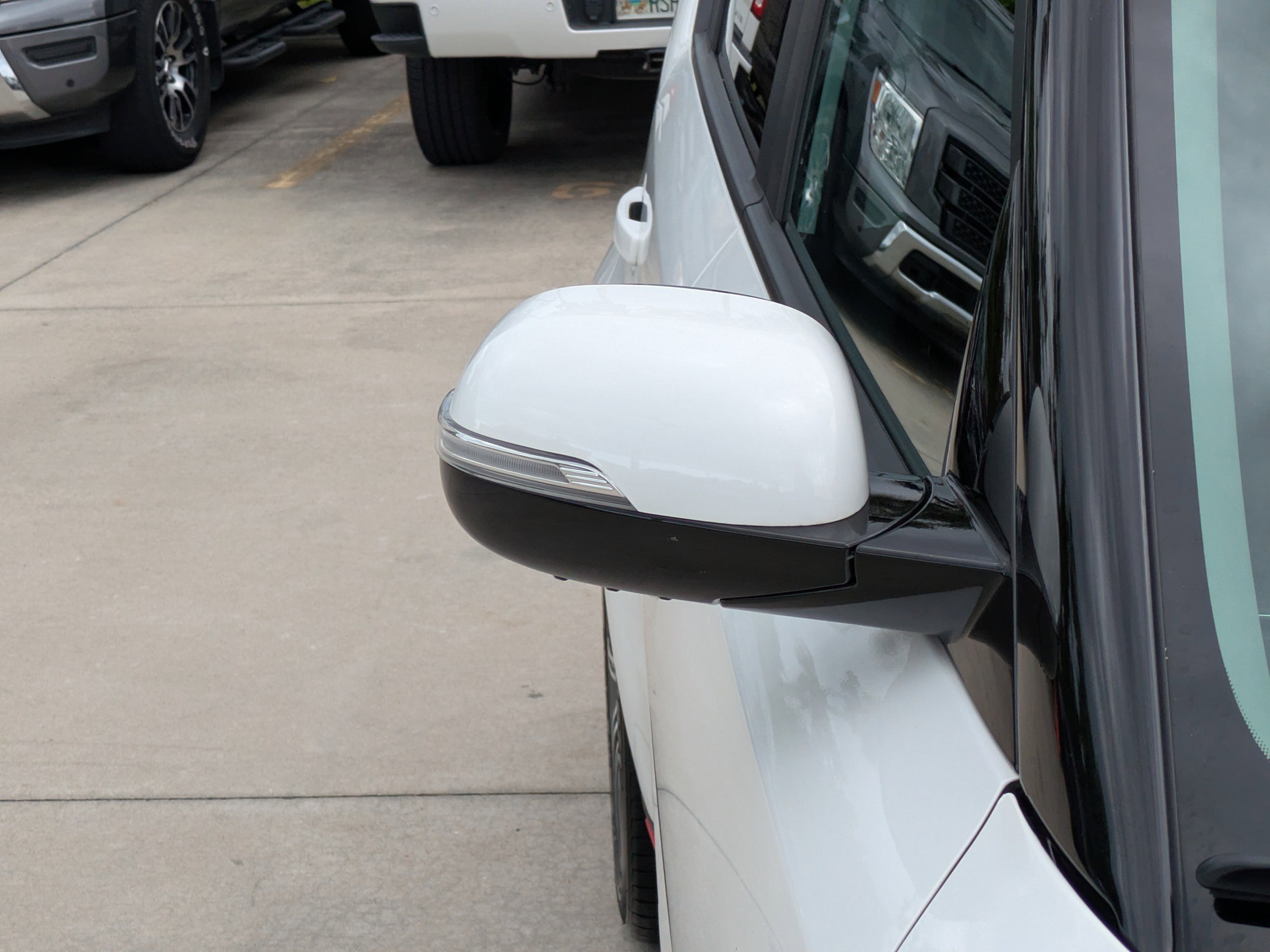 Used 2017 Kia Soul ! FWD image 8