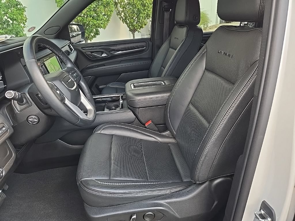 Used 2023 GMC Yukon XL Denali AWD/4WD image 29