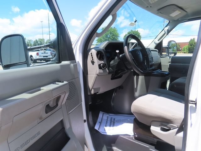 Used 2024 Ford E-450 and Econoline 450 Super Duty RWD image 16