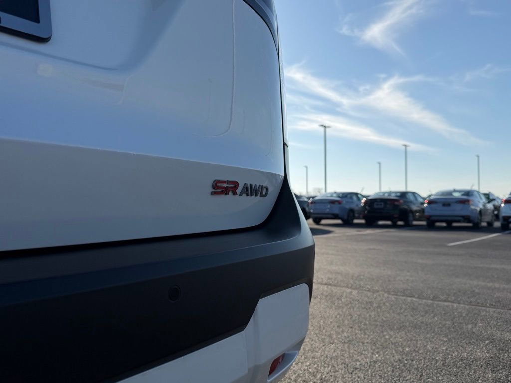 Used 2025 Nissan Kicks SR image 41