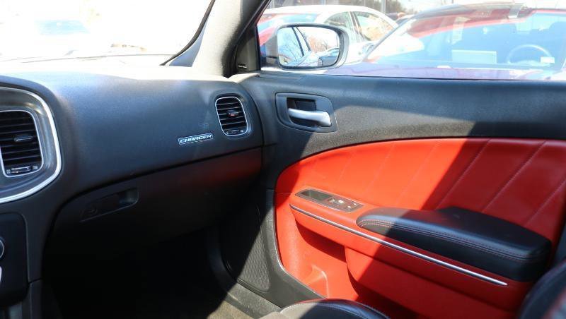 Used 2016 Dodge Charger R/T Scat Pack w/ Technology Group image 18